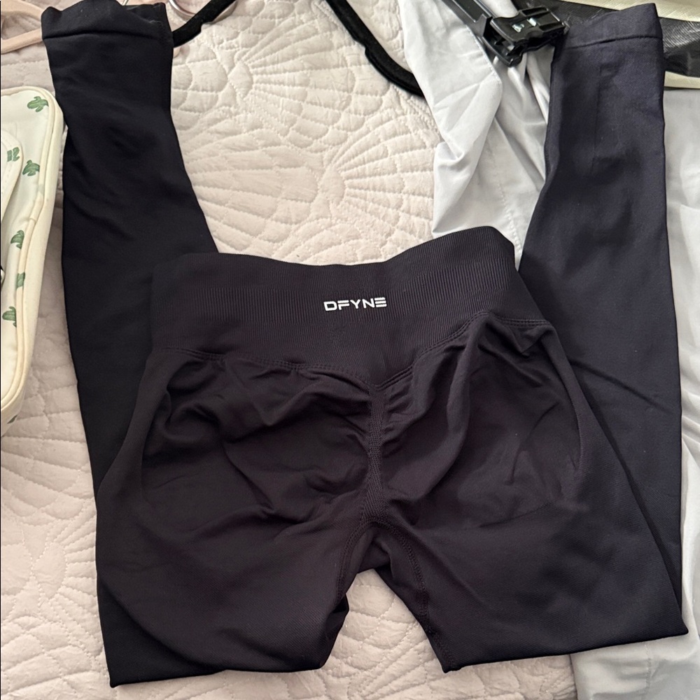 DYFNE impact Scrunch Butt Black Leggings